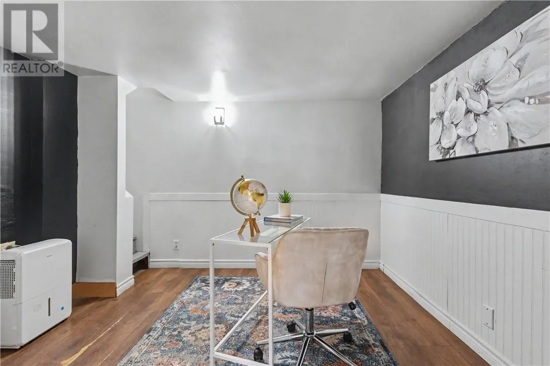87 Simcoe Street