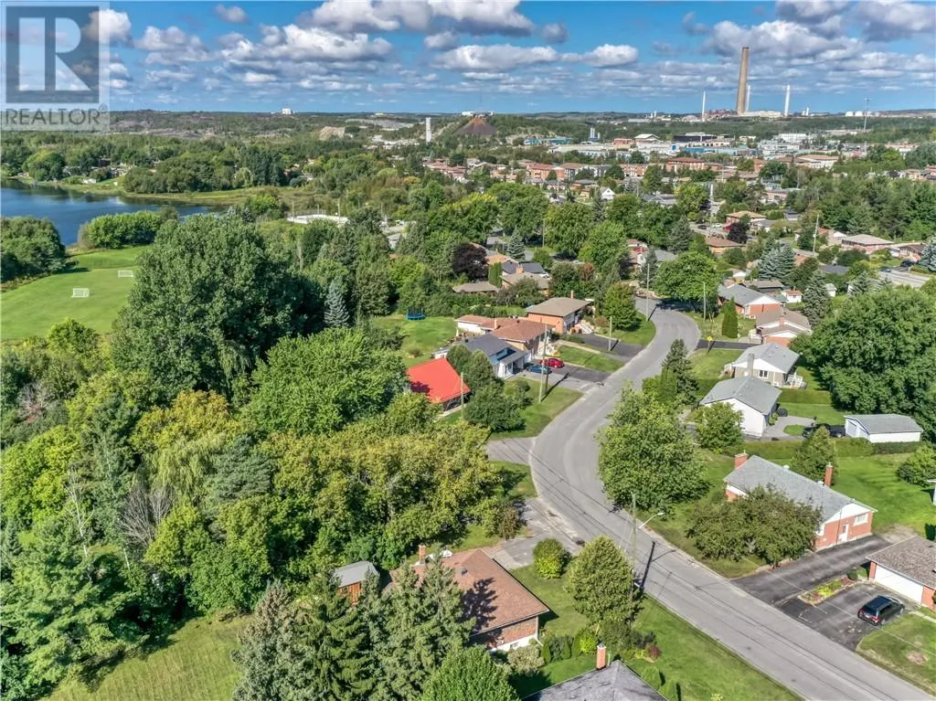 115 Cranbrook Crescent