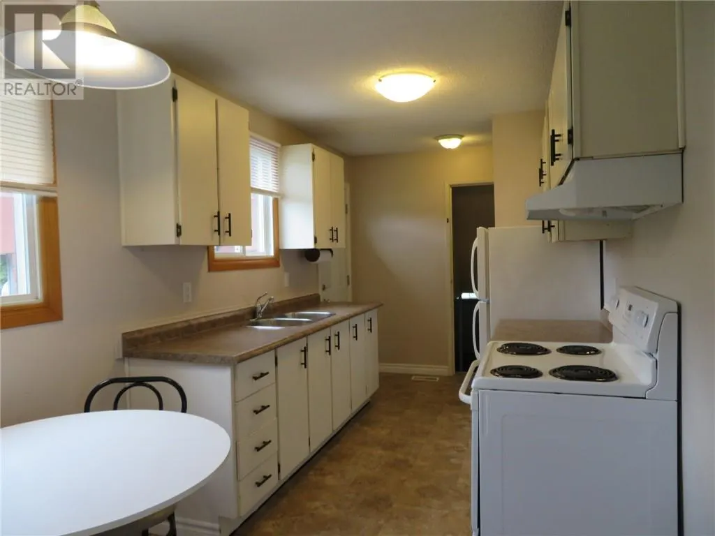 880 Woodbine Avenue