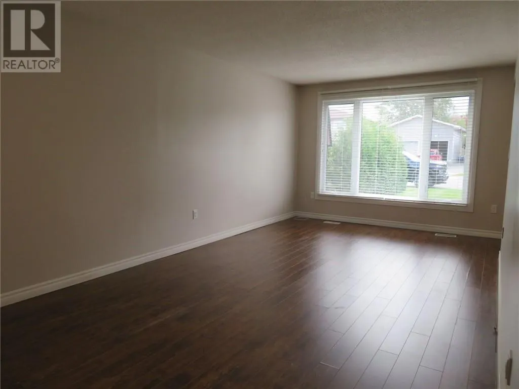 880 Woodbine Avenue