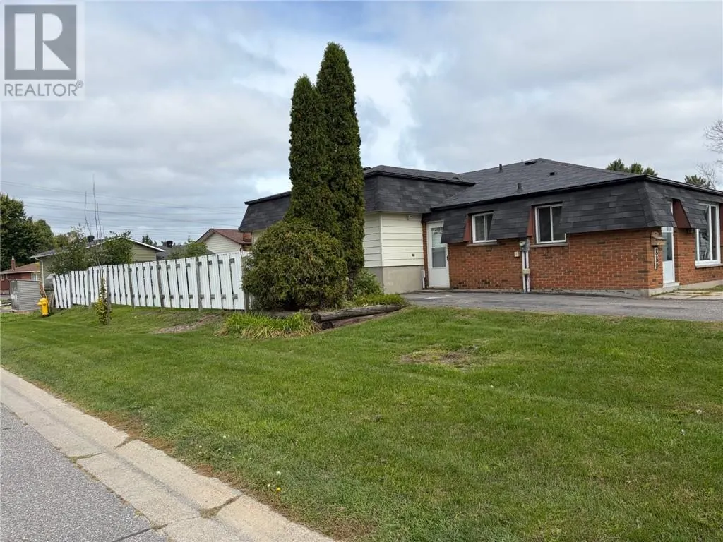 880 Woodbine Avenue
