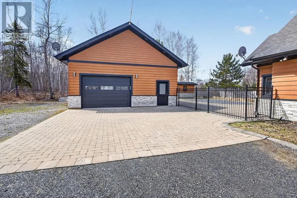 15 Driftwood Avenue