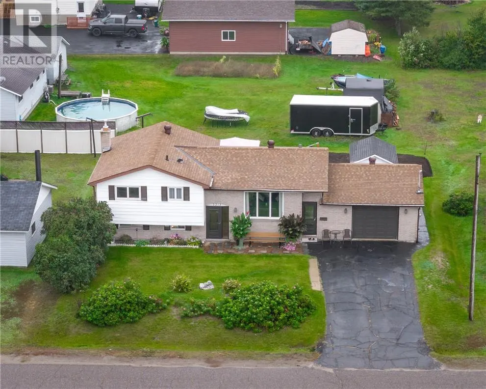 3213 Parkdale Crescent