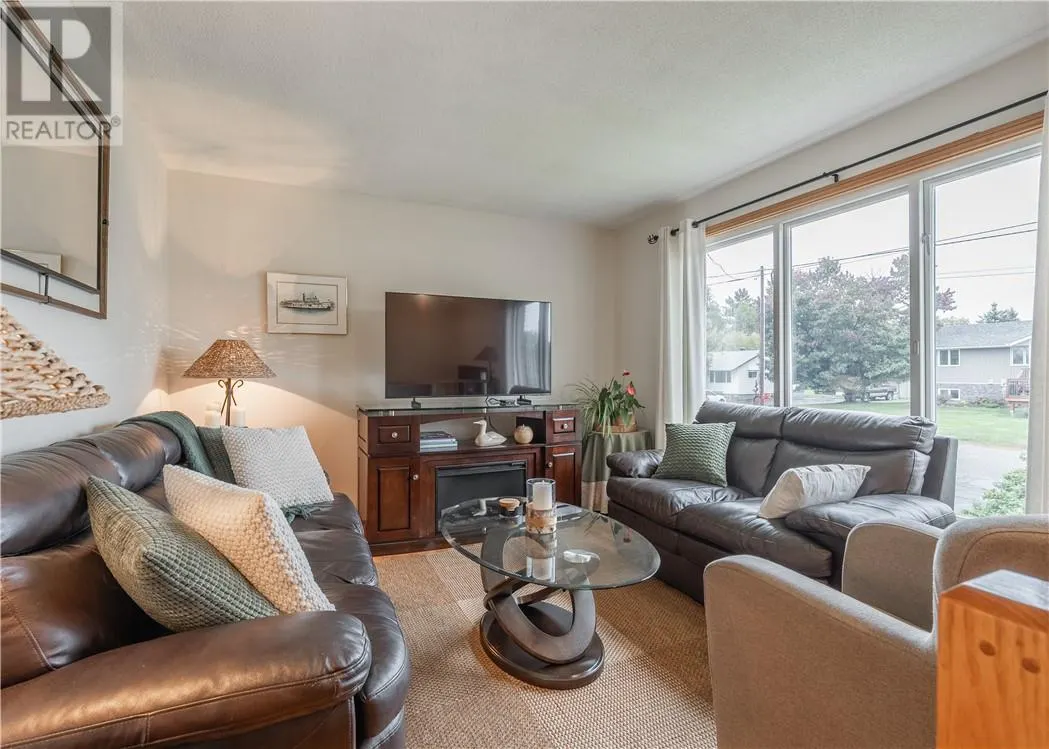 3213 Parkdale Crescent