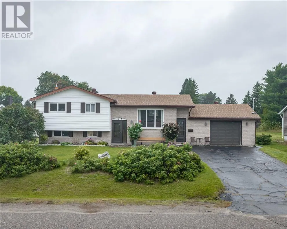 3213 Parkdale Crescent