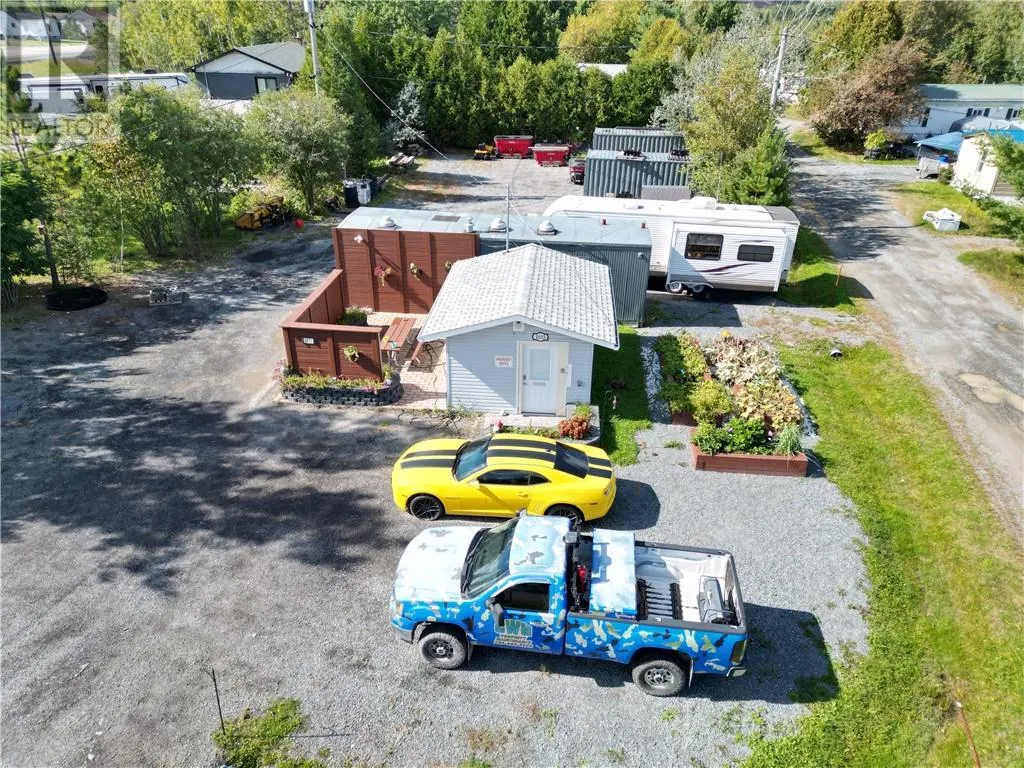 1035 Hwy 17 E