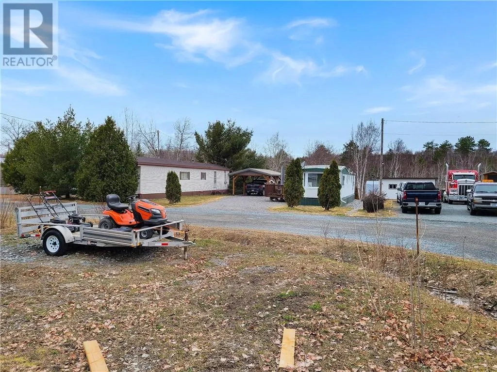1035 Hwy 17 E