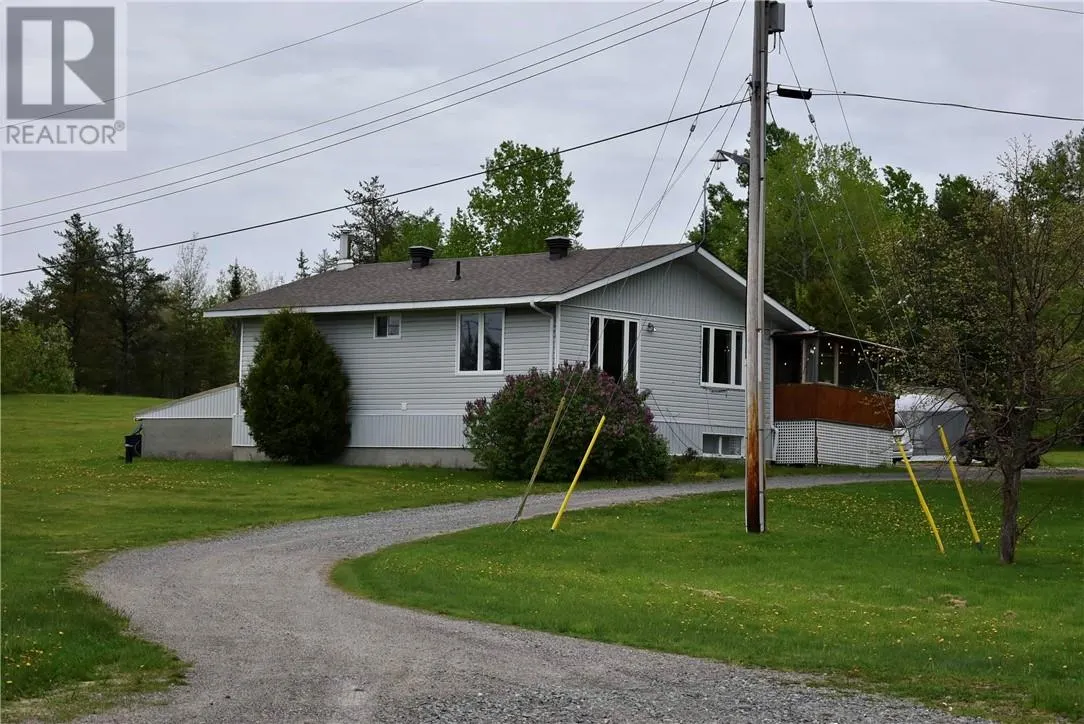 1035 Hwy 17 E