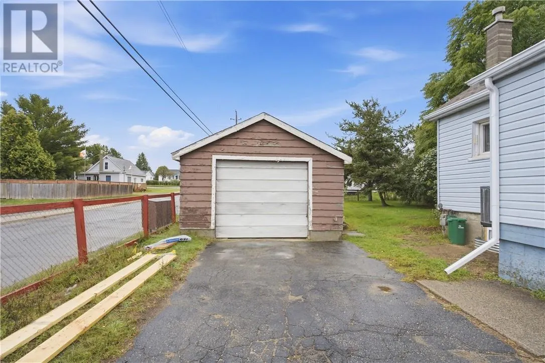 3308 Falconbridge Highway