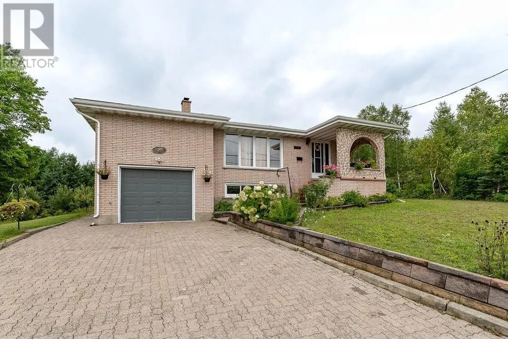 3166 Algonquin Road