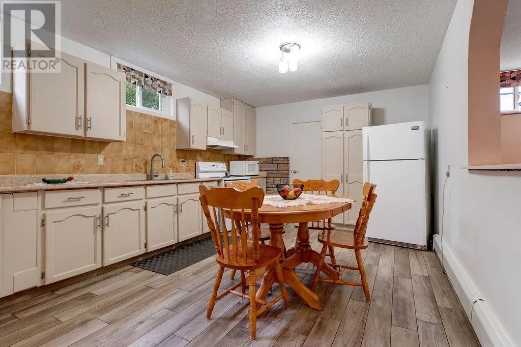 3166 Algonquin Road