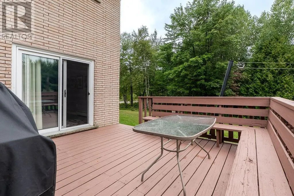 3166 Algonquin Road
