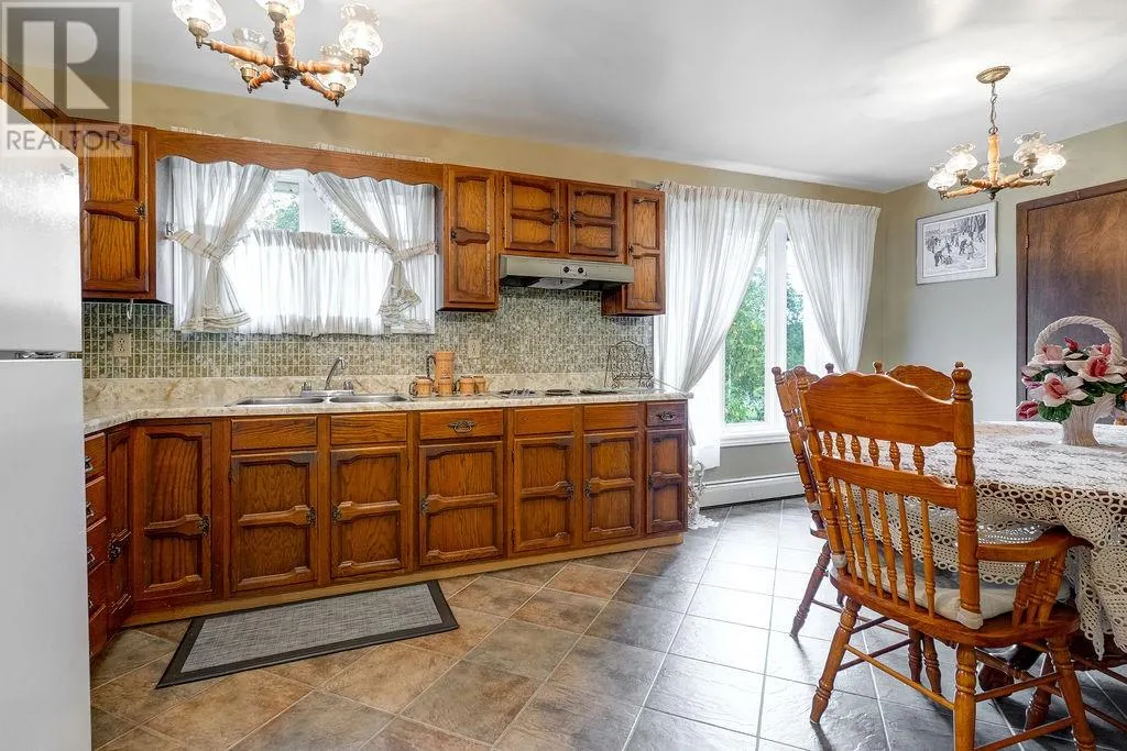 3166 Algonquin Road