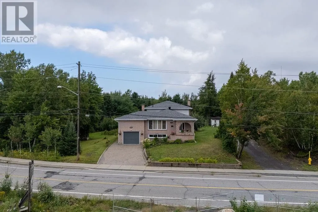 3166 Algonquin Road