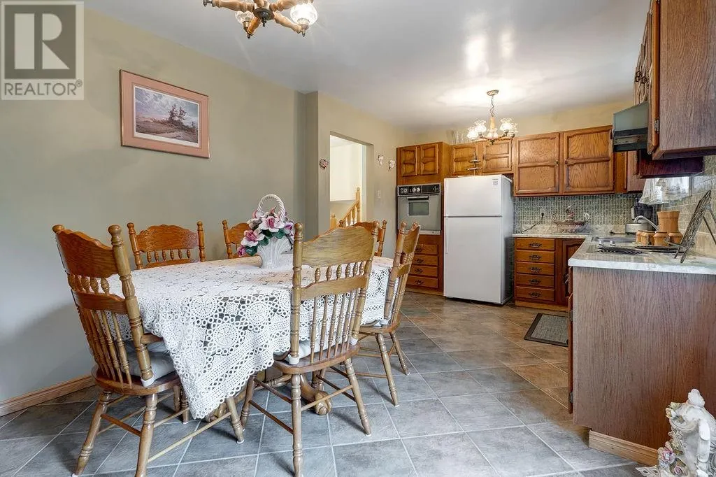 3166 Algonquin Road