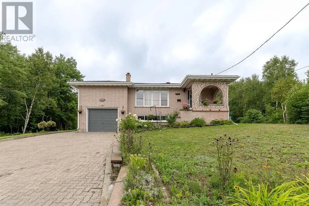 3166 Algonquin Road
