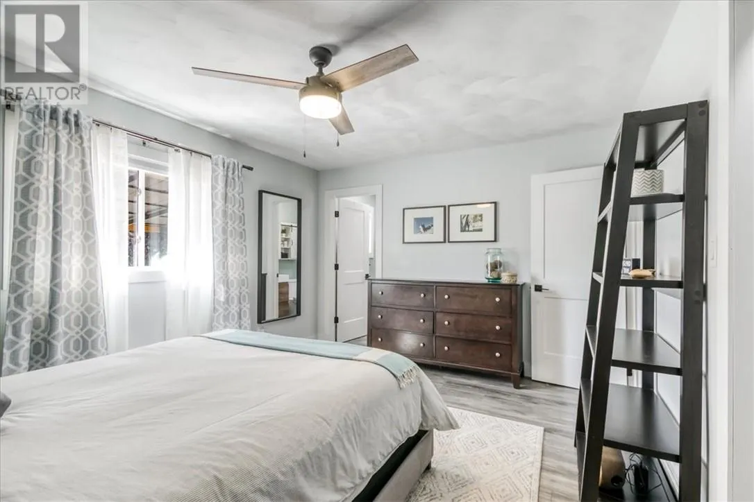 79 Meredith Street W