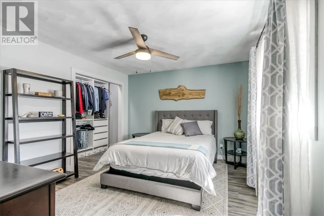 79 Meredith Street W