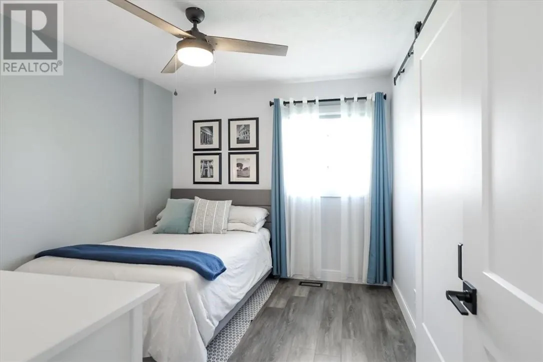 79 Meredith Street W