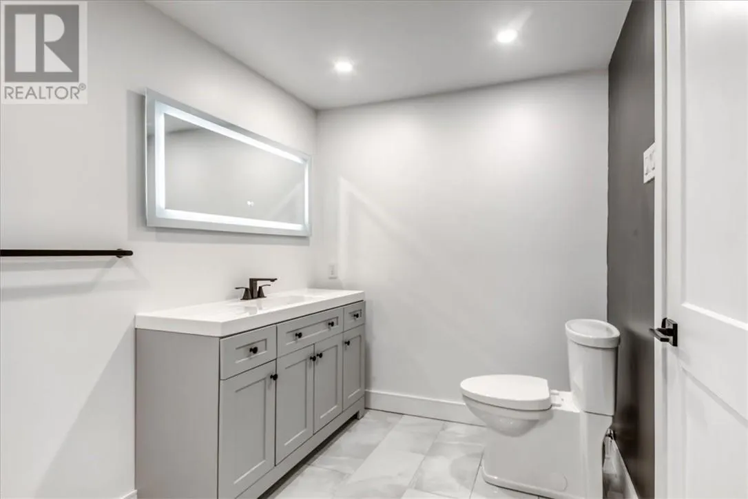 79 Meredith Street W