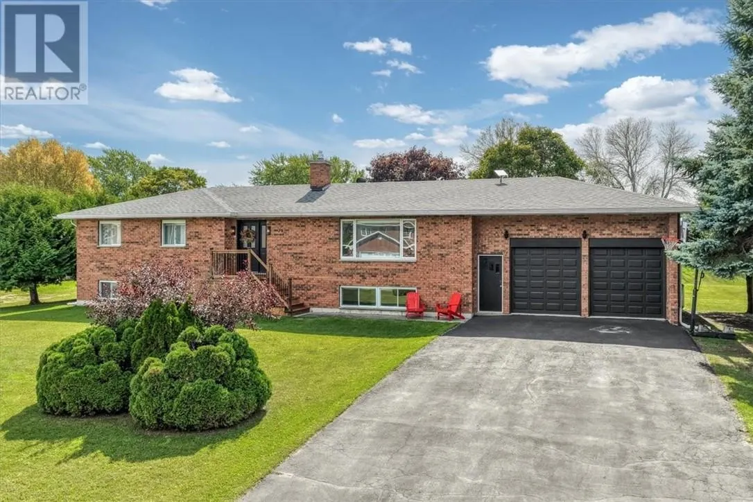 79 Meredith Street W