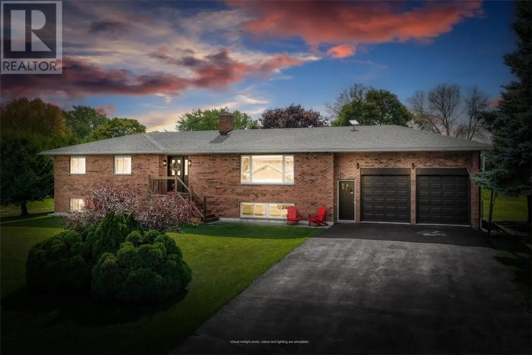 79 Meredith Street W