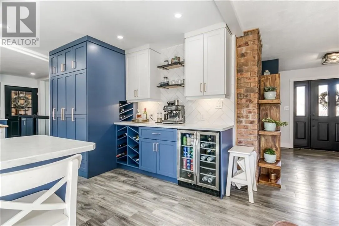 79 Meredith Street W
