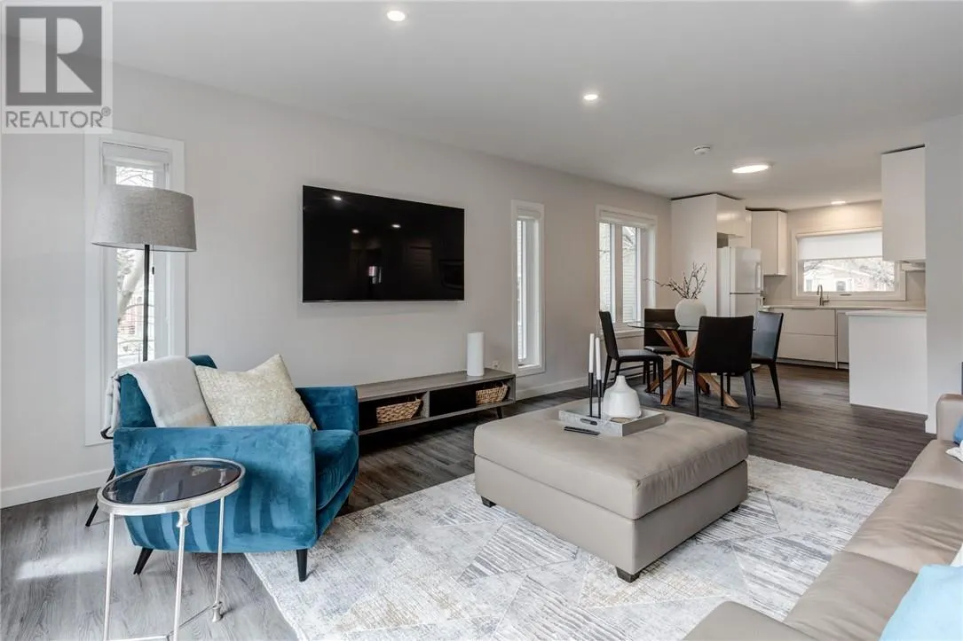 1246 Southview Drive Unit# Upper