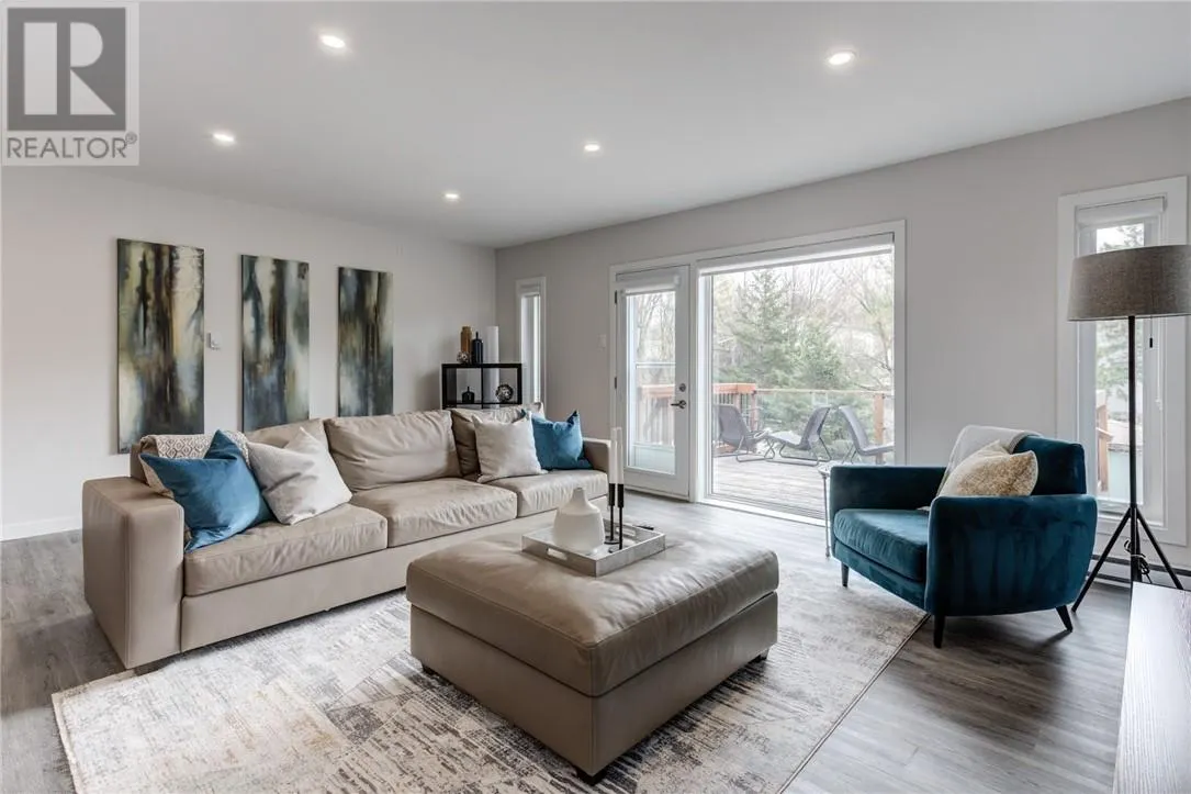 1246 Southview Drive Unit# Upper