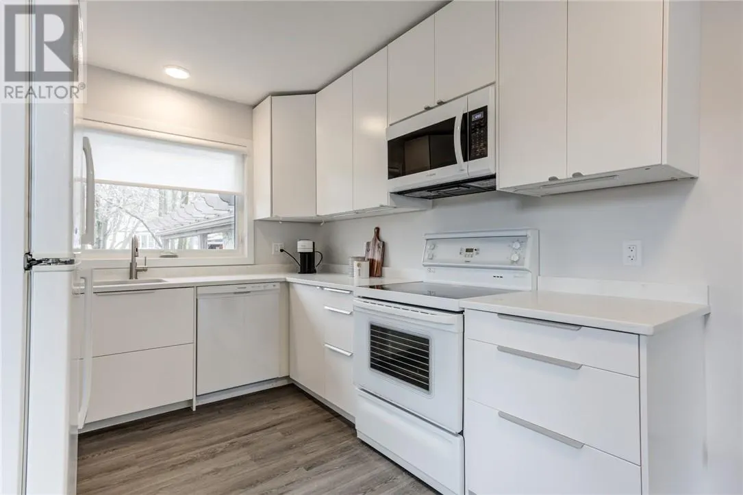 1246 Southview Drive Unit# Upper