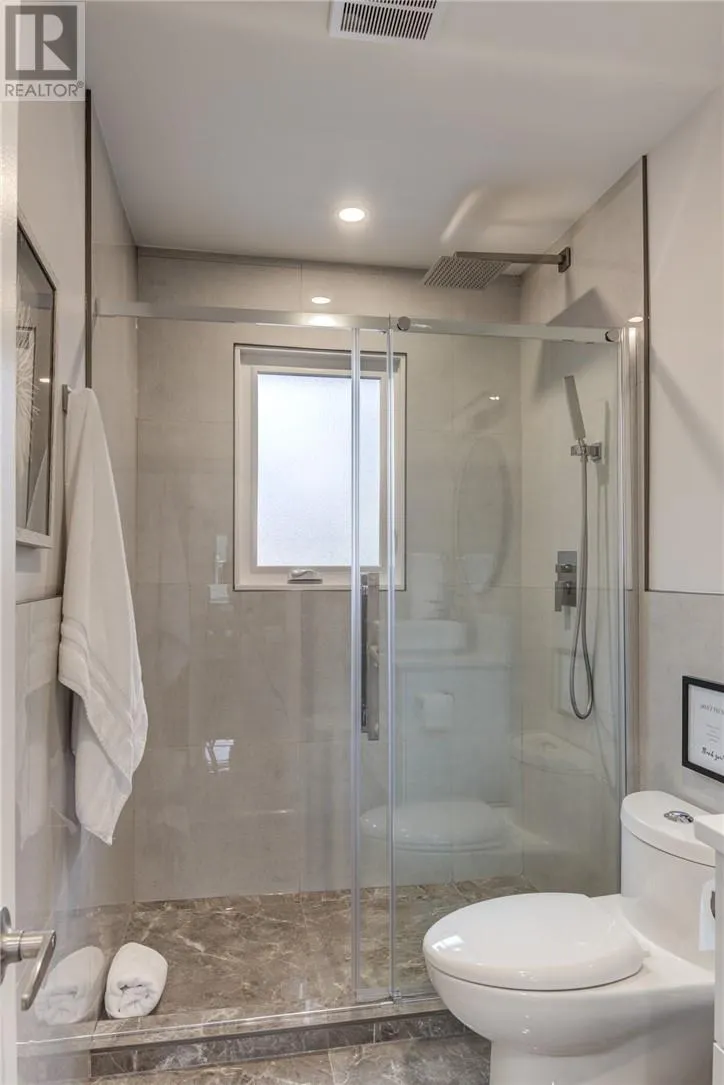 1246 Southview Drive Unit# Upper