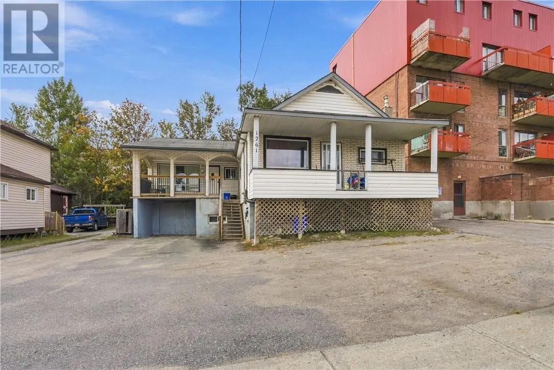 1261 Notre-Dame Avenue