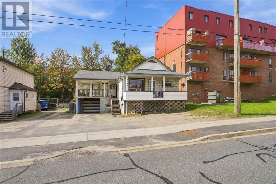 1261 Notre-Dame Avenue