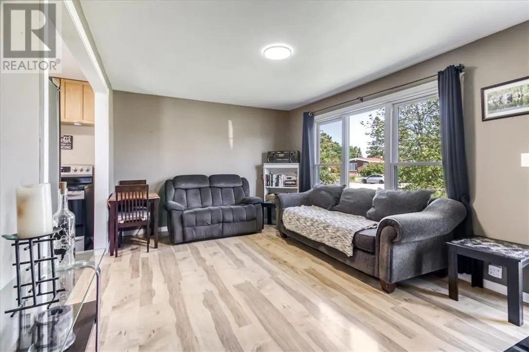 21 Roberta Avenue