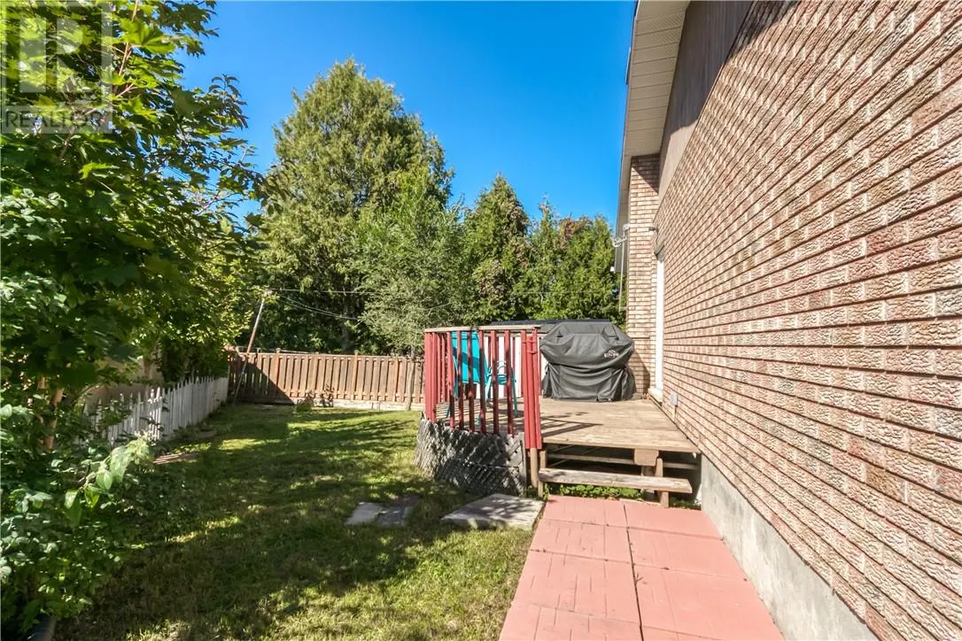 463 Albinson Street
