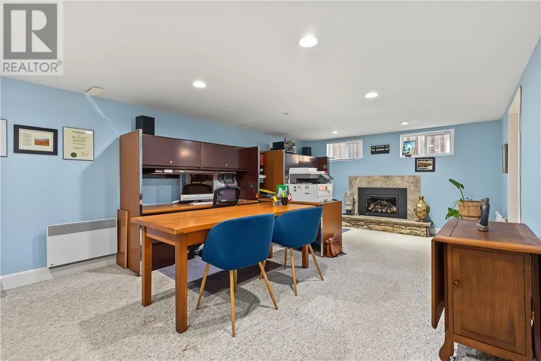 1243 Hawthorne Drive