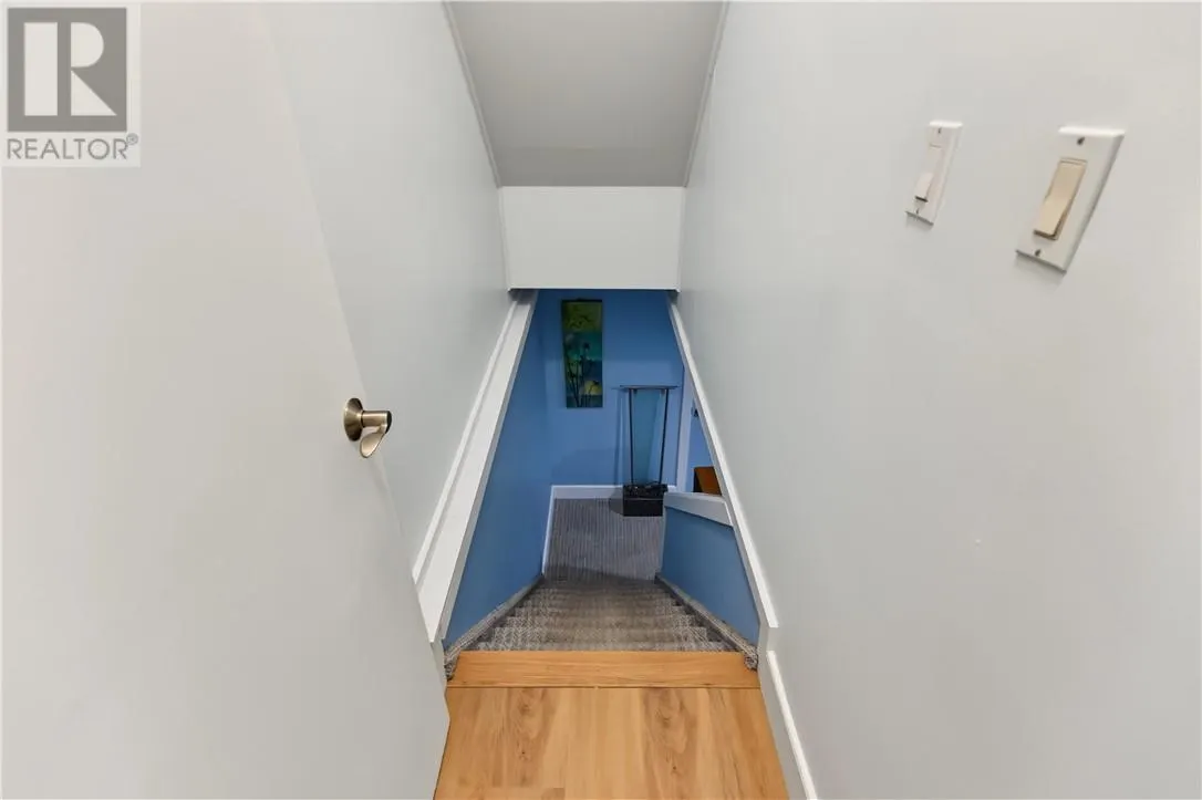 1243 Hawthorne Drive