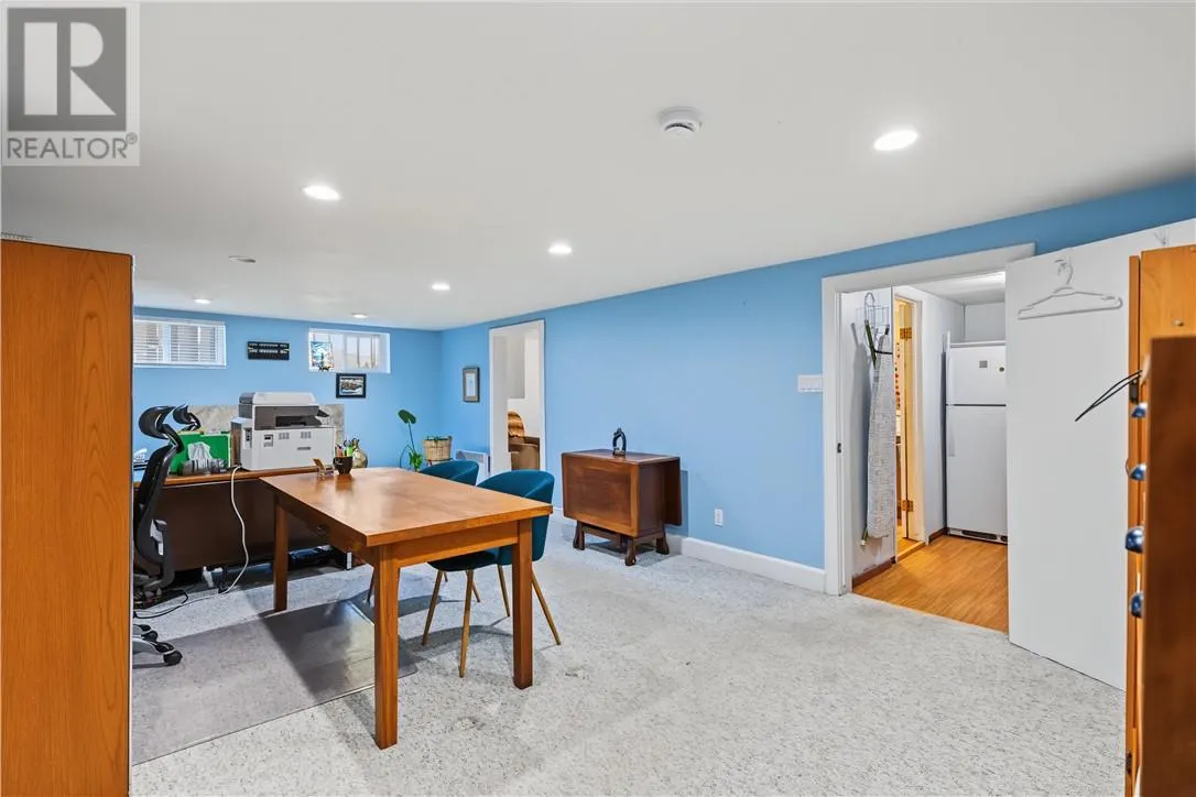 1243 Hawthorne Drive