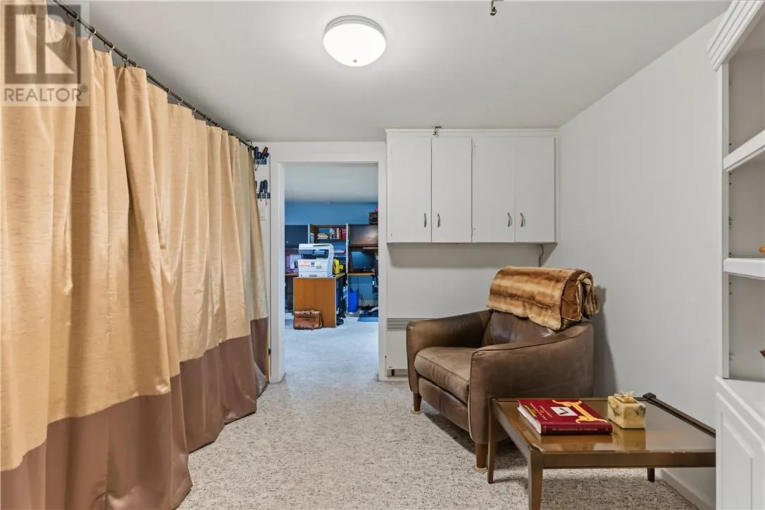 1243 Hawthorne Drive