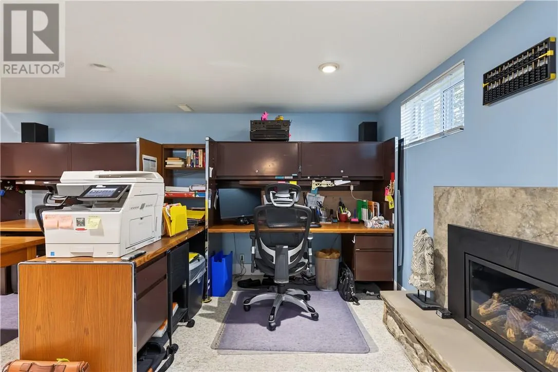 1243 Hawthorne Drive