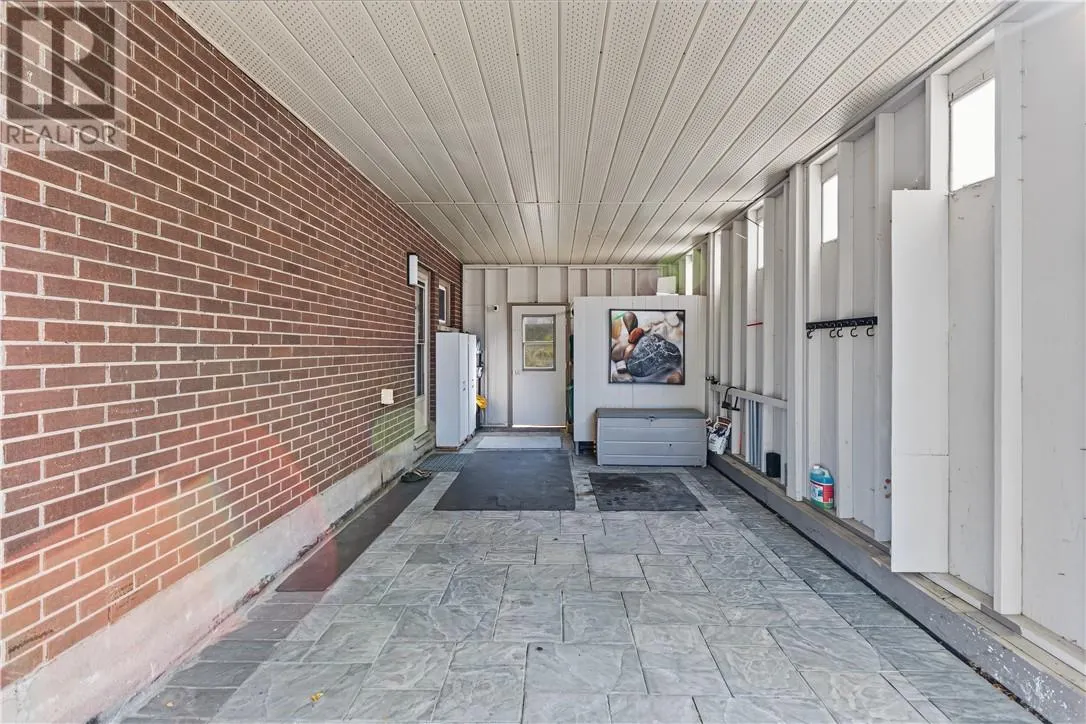 1243 Hawthorne Drive