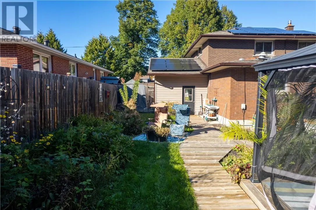 1243 Hawthorne Drive