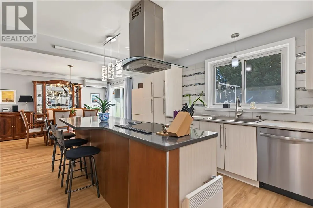 1243 Hawthorne Drive