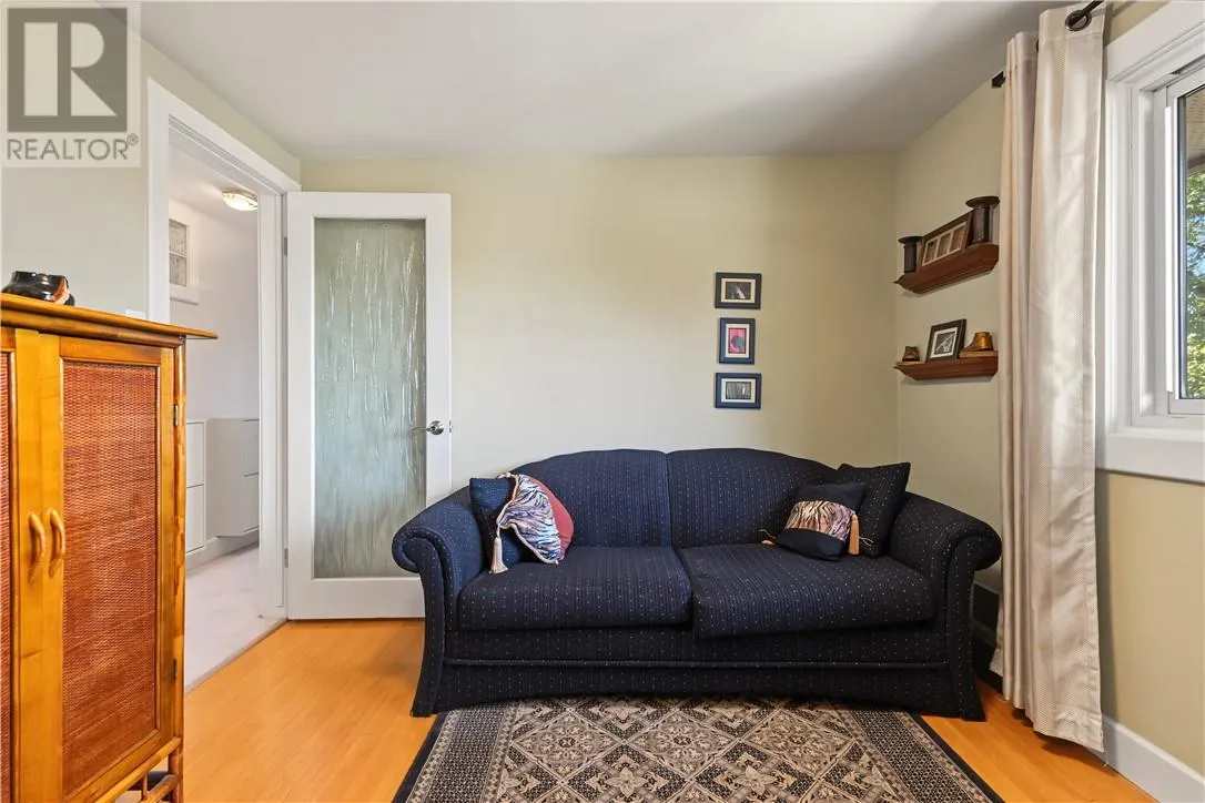 1243 Hawthorne Drive