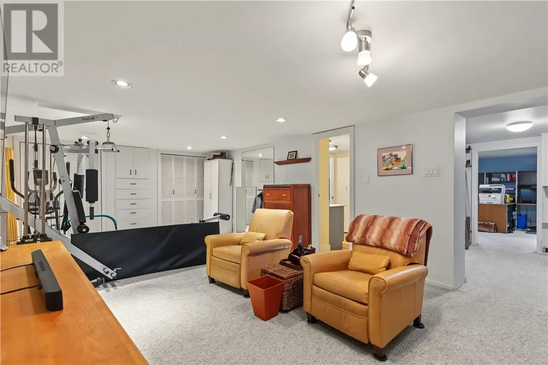 1243 Hawthorne Drive