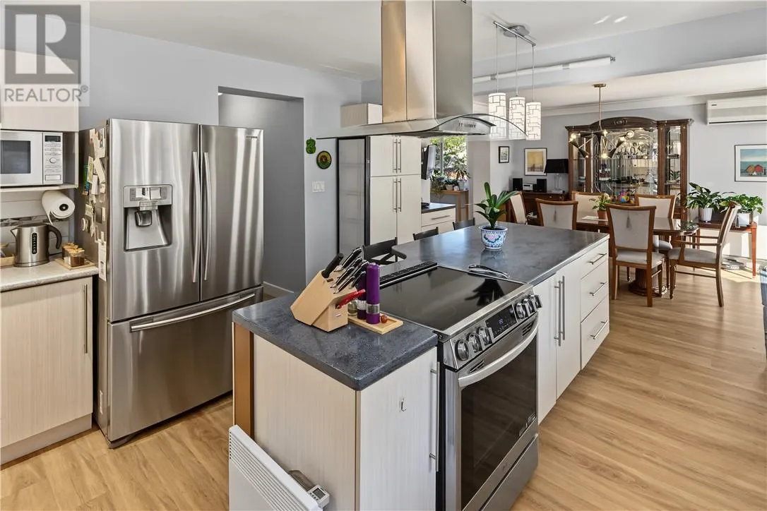 1243 Hawthorne Drive