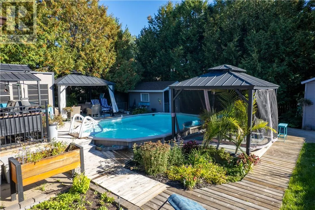 1243 Hawthorne Drive