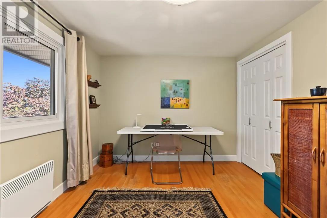 1243 Hawthorne Drive