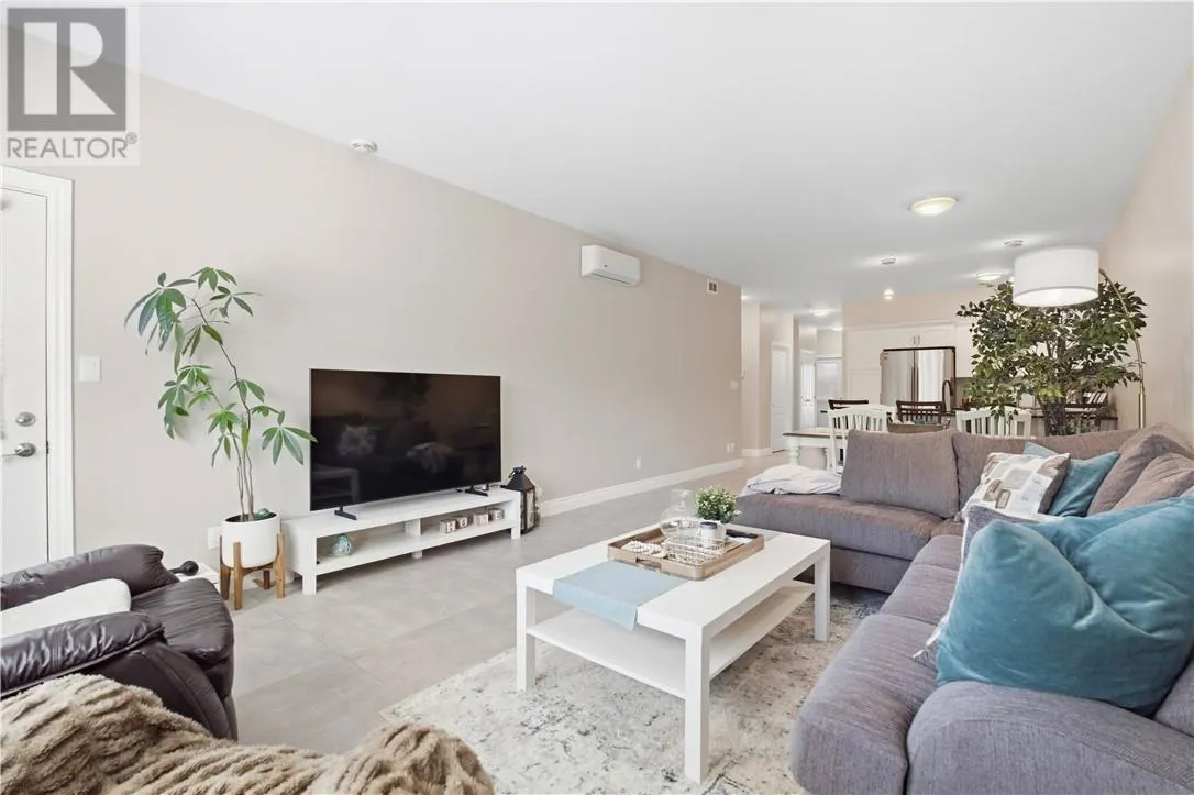 2512 Parkview Drive Unit# D11