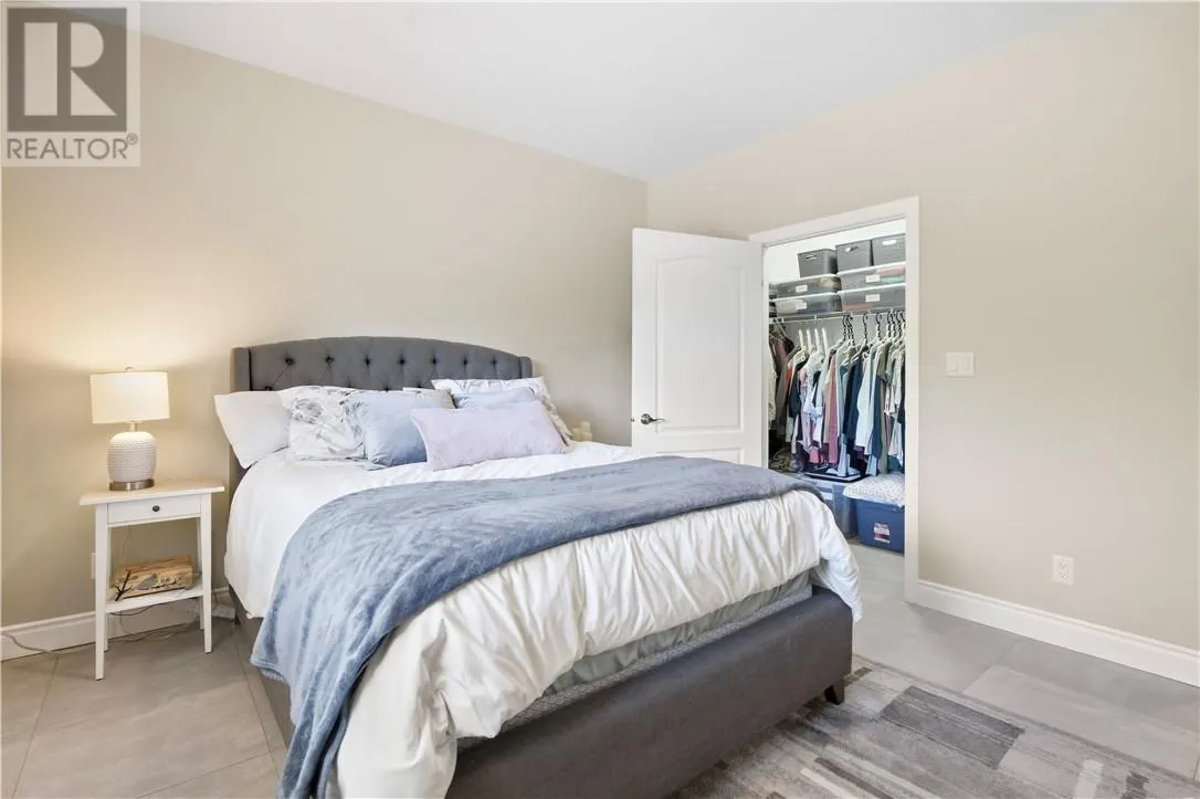 2512 Parkview Drive Unit# D11